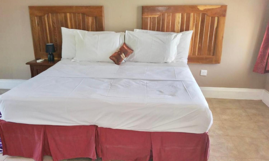 2, Summer Grove Villa, Kombo Saint Mary