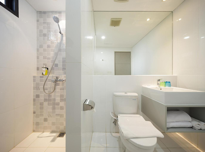 Bathroom 12