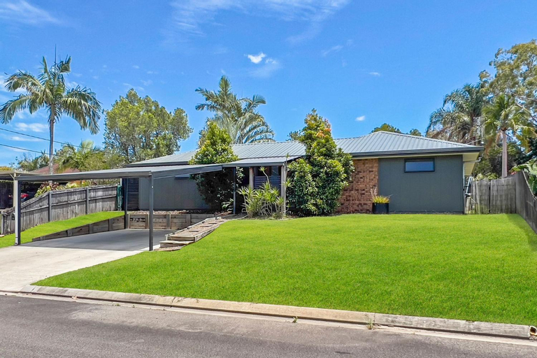 4 bedroom gem with air conditioning, a great outdoor area including pool and you can bring a small d, Maroochy - Maroochydore