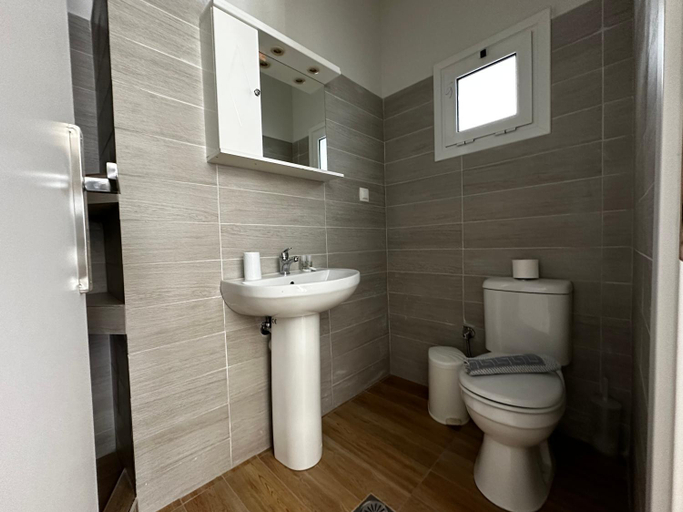 Bathroom 5, Skiathos Hills Studios, Thessaly