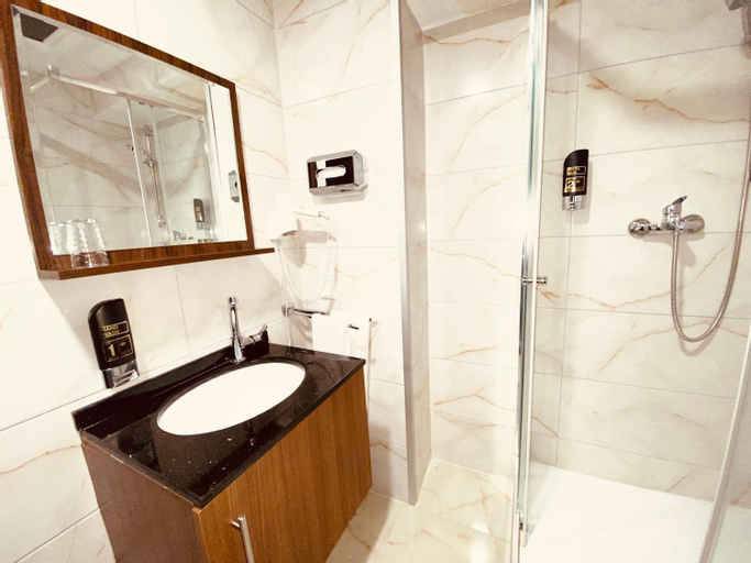 Bathroom 4