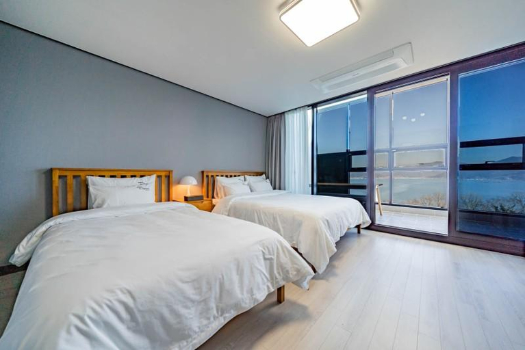 Bedroom 2, Namhae The Signature Pool Villa, Namhae