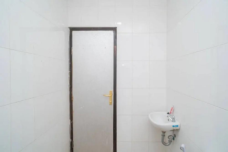 Bathroom 6