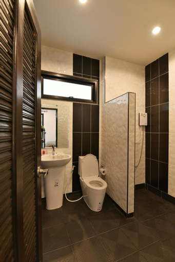 Bathroom 3