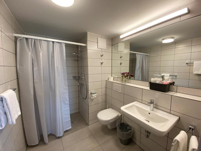 Bedroom 3, Motel & Aparthotel Bruggli, Hochdorf