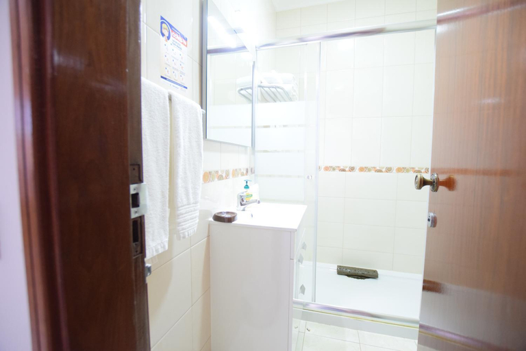 Bathroom 4, Apartamentos Carruna, Albufeira