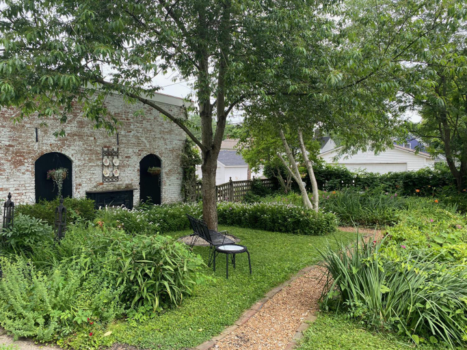 Others 5, Iron Gate Inn, Jefferson