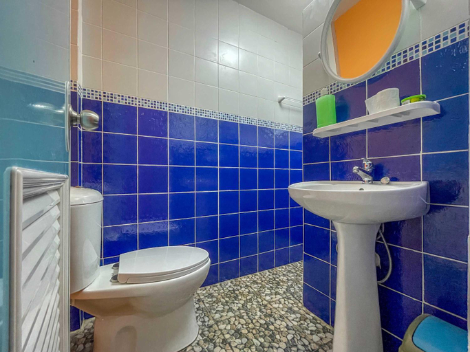 Bathroom 3, Blue Moon Guesthouse, Puerto Princesa City
