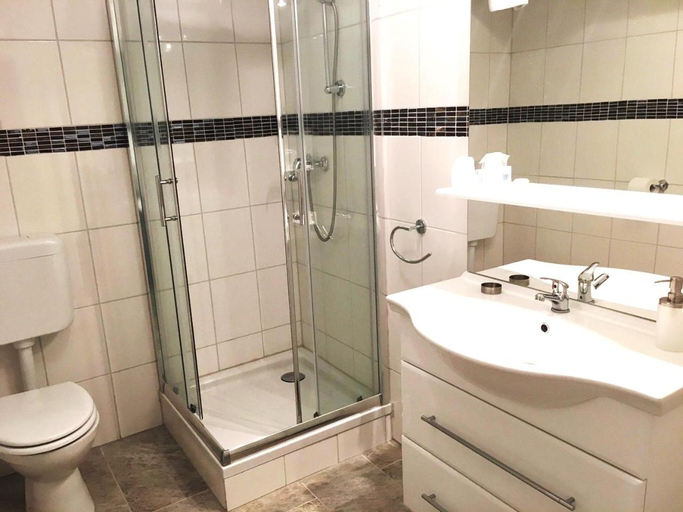Bathroom 12