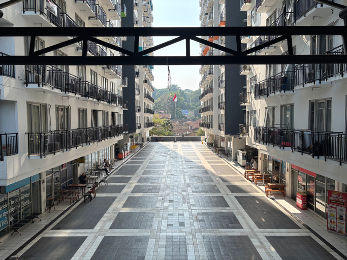 Exterior & Views 15