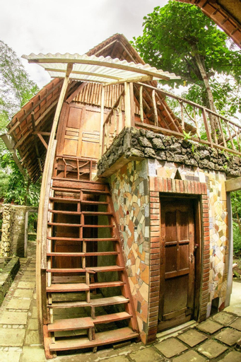 Exterior 4