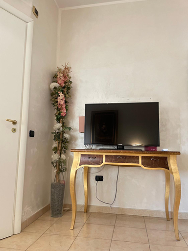 Others 5, B&B SALERNO IN, Salerno