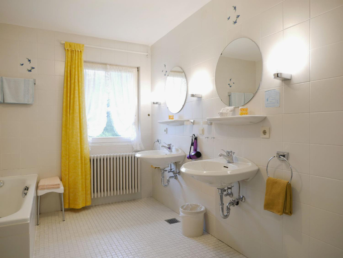 Bathroom 5, Seebach-Hotel, Ortenaukreis
