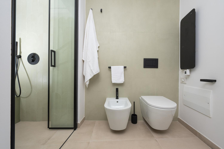 Bathroom 2, Palazzo Rizzo, Lecce