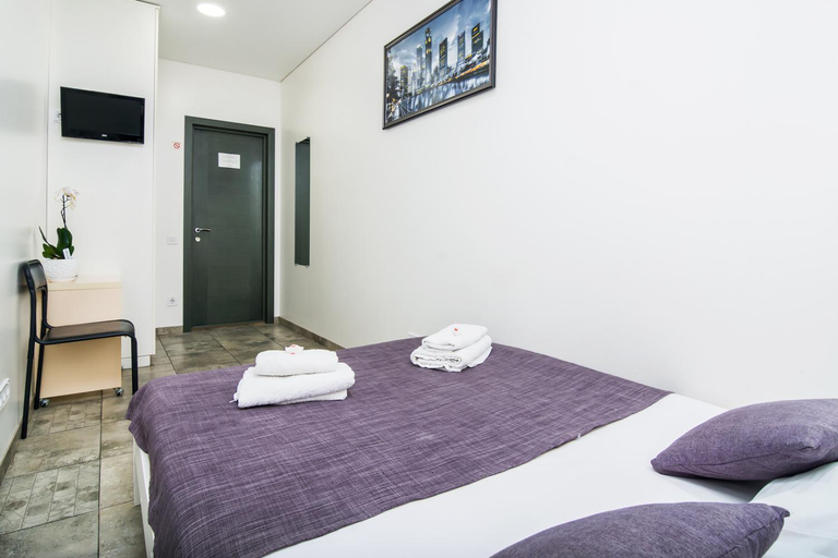 Others 3, SkyHome Mini-hotel, Darnyts'kyi
