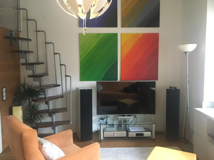 Others 5, Wiesbaden Mitte, Apartment mit Galerie, Wiesbaden