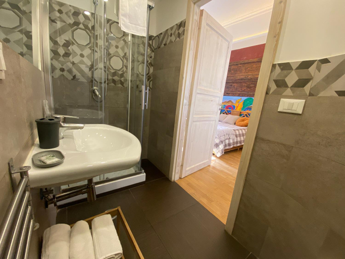 Others 4, Corso 211 Beds & Suites, Napoli