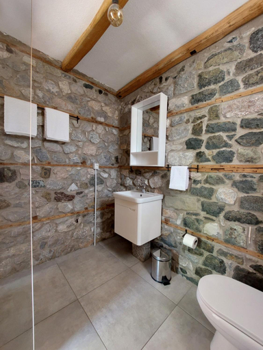Bathroom 8