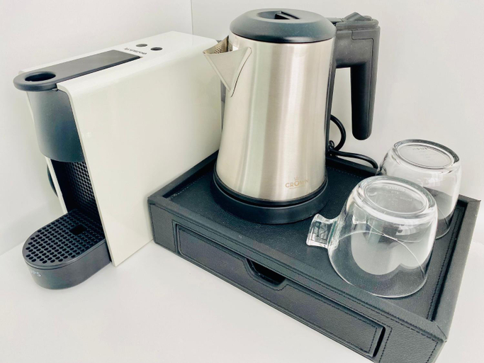 Others 3, Gloria 10 Deluxe, Lisbon