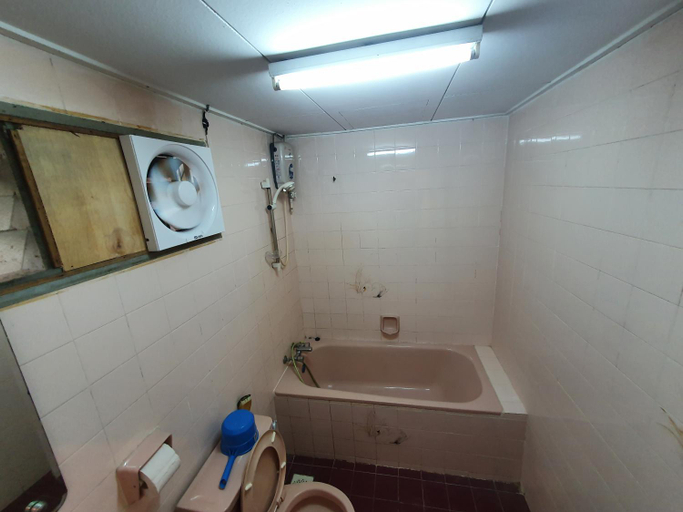 Bathroom 3, Stay with Comfort at Selesa Hillhomes - M6GP, Bentong