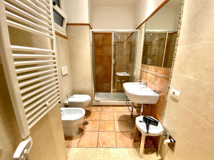 Bathroom 2, Sweet Suite, Rome