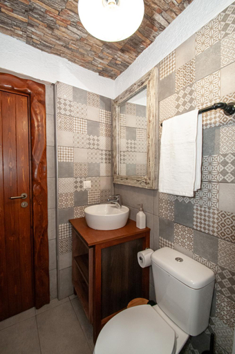 Shower 5, Tango Suites, South Aegean