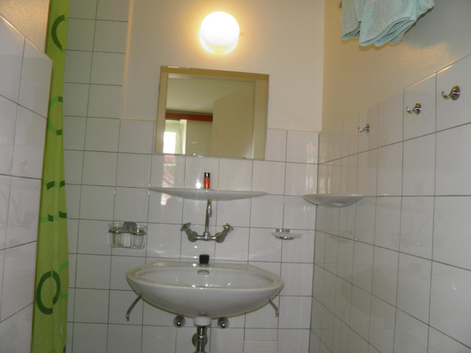 Bathroom 3, Auberge au Cavalier, Nyon