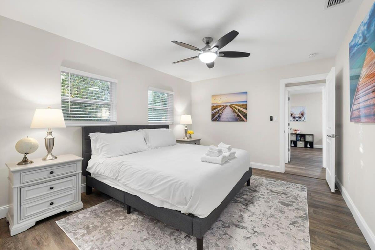 Bedroom 3, 3 Mins to Beach Heated Pool Ping Pong Pool Table, Pinellas
