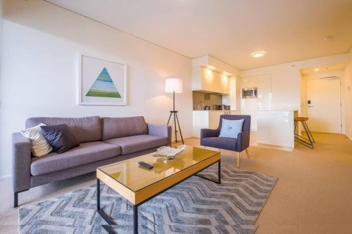 Others 2, Executive Apartment with Pool & Gym, Fortitude Valley