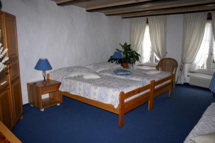 Bedroom 4, Hotel zum alten Schweizer, Nidau