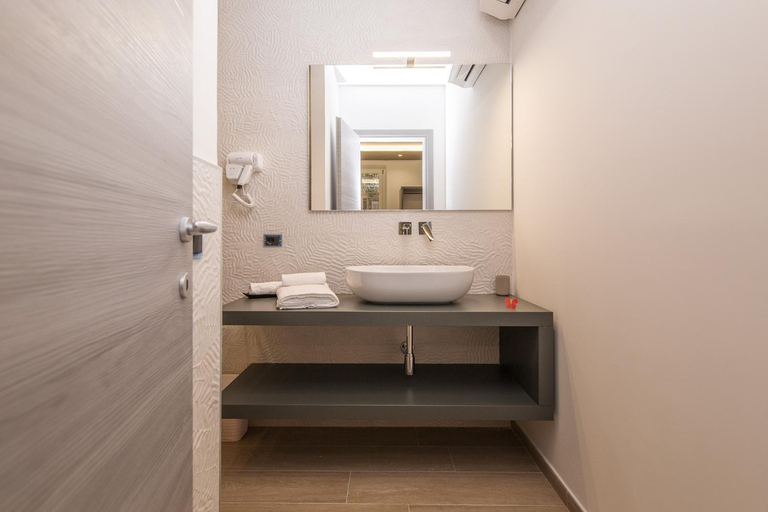 Others 4, Le note di Fred Rent Room, Campobasso