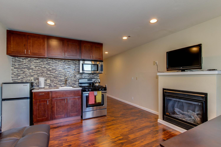 Dining Room 11
