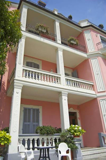 Exterior 2
