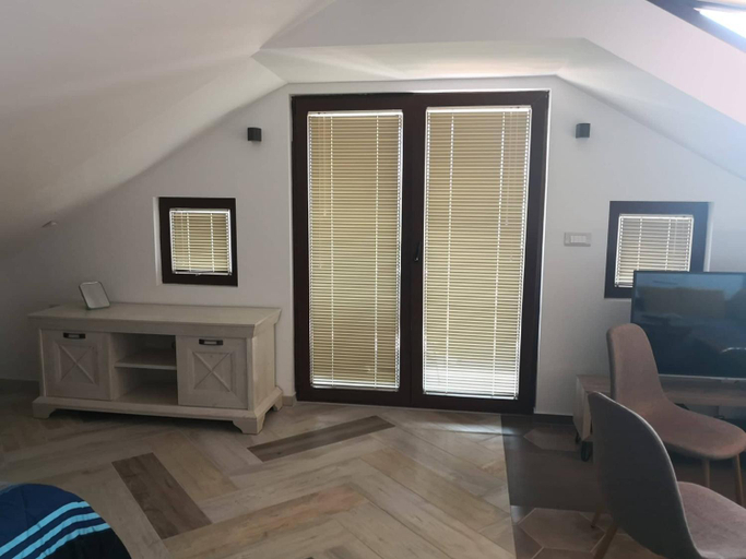 Others 4, KUKUZEL APARTMENTS