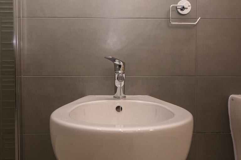 Others 2, Le note di Fred Rent Room, Campobasso