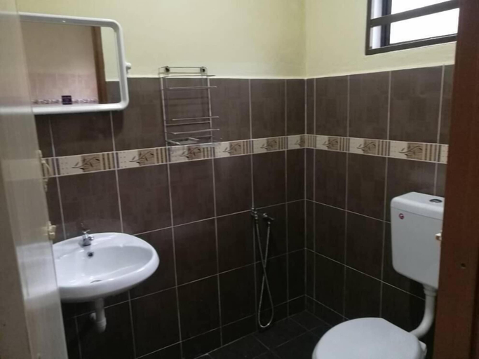 Bathroom 5, Tambun D'Mewah homestay, Kinta