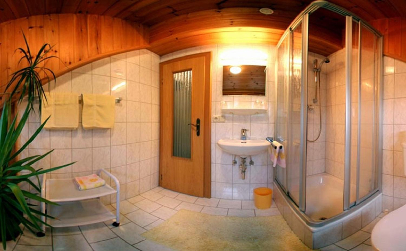 Bathroom 3, Gastehaus Fidelis, Cham