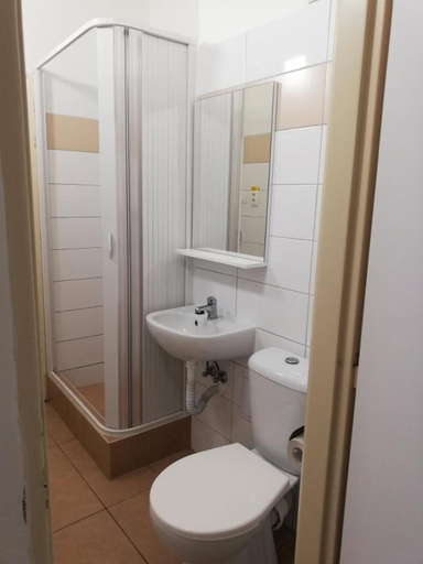 Bathroom 2, Ubytovna Nobelova, Bratislava III