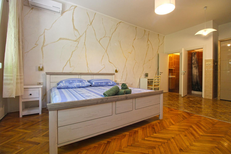 Others 4, Apartment 826, Pula