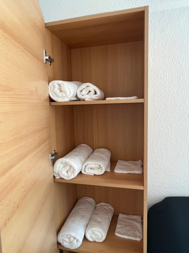Others 4, Zimmer fur Monteure, Handwerker oder Reisende, Essen