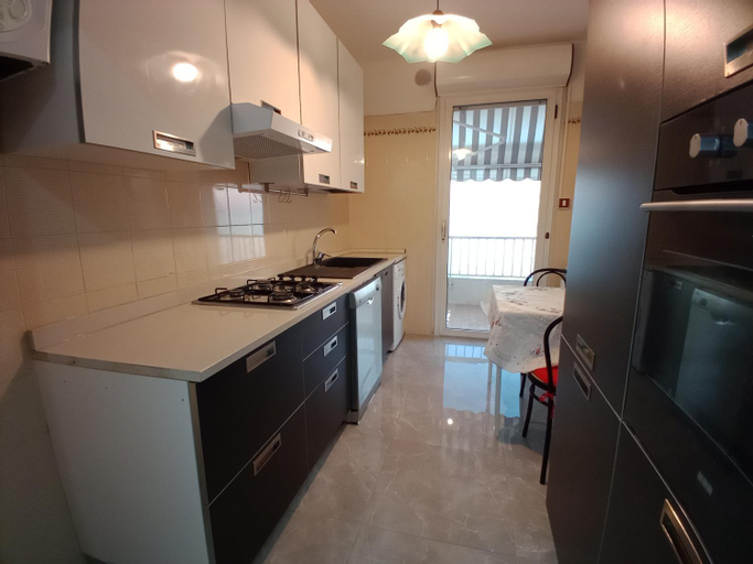 Dining Room 10