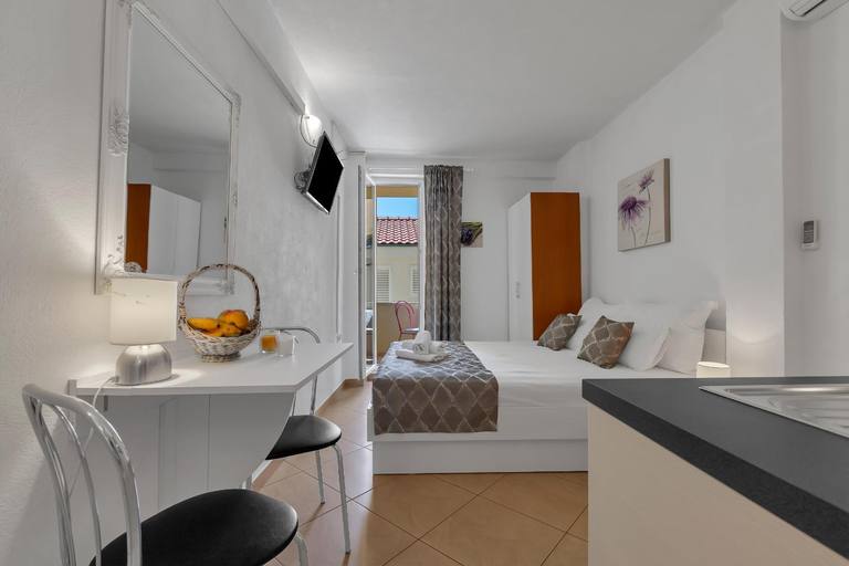 Others 4, Apartments Danica Drasnice, Podgora