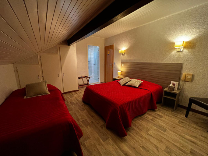 Bedroom 2, La Bonne Auberge, Ain