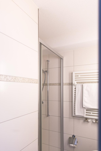 Bathroom 4