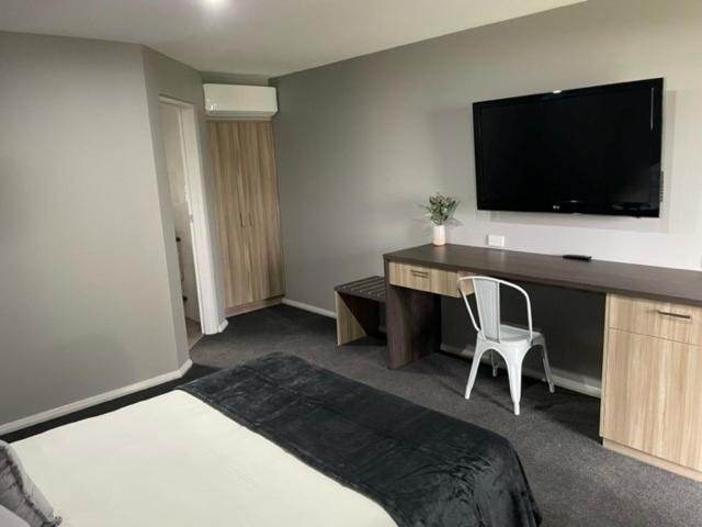 Bedroom 2, Murrumbateman Country Inn, Yass Valley