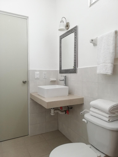 Bathroom 2, La Estancia Apartments Mazatlan, Mazatlán