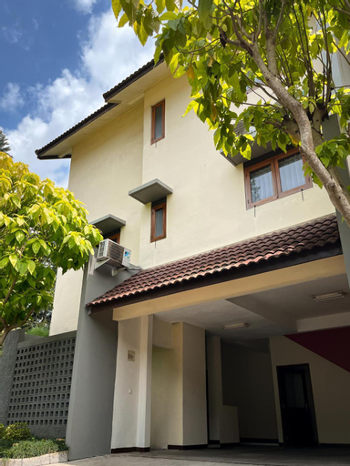Exterior 9