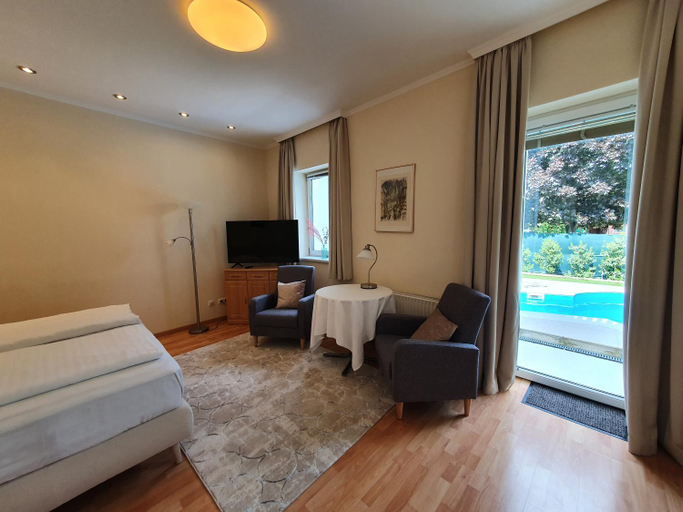Bedroom 3, Hotel Hotwagner, Mödling