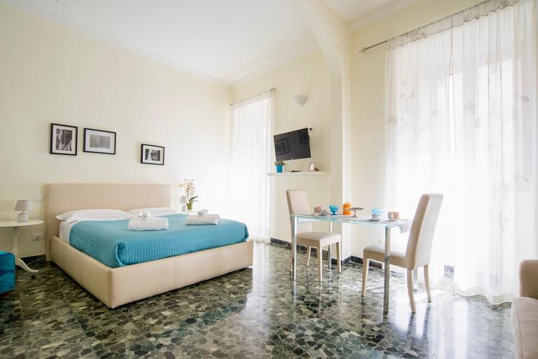 Others 4, Sweet Suite, Rome