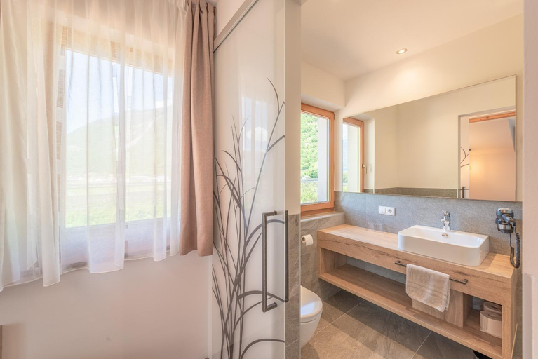 Bathroom 3, Hotel Christine, Bolzano